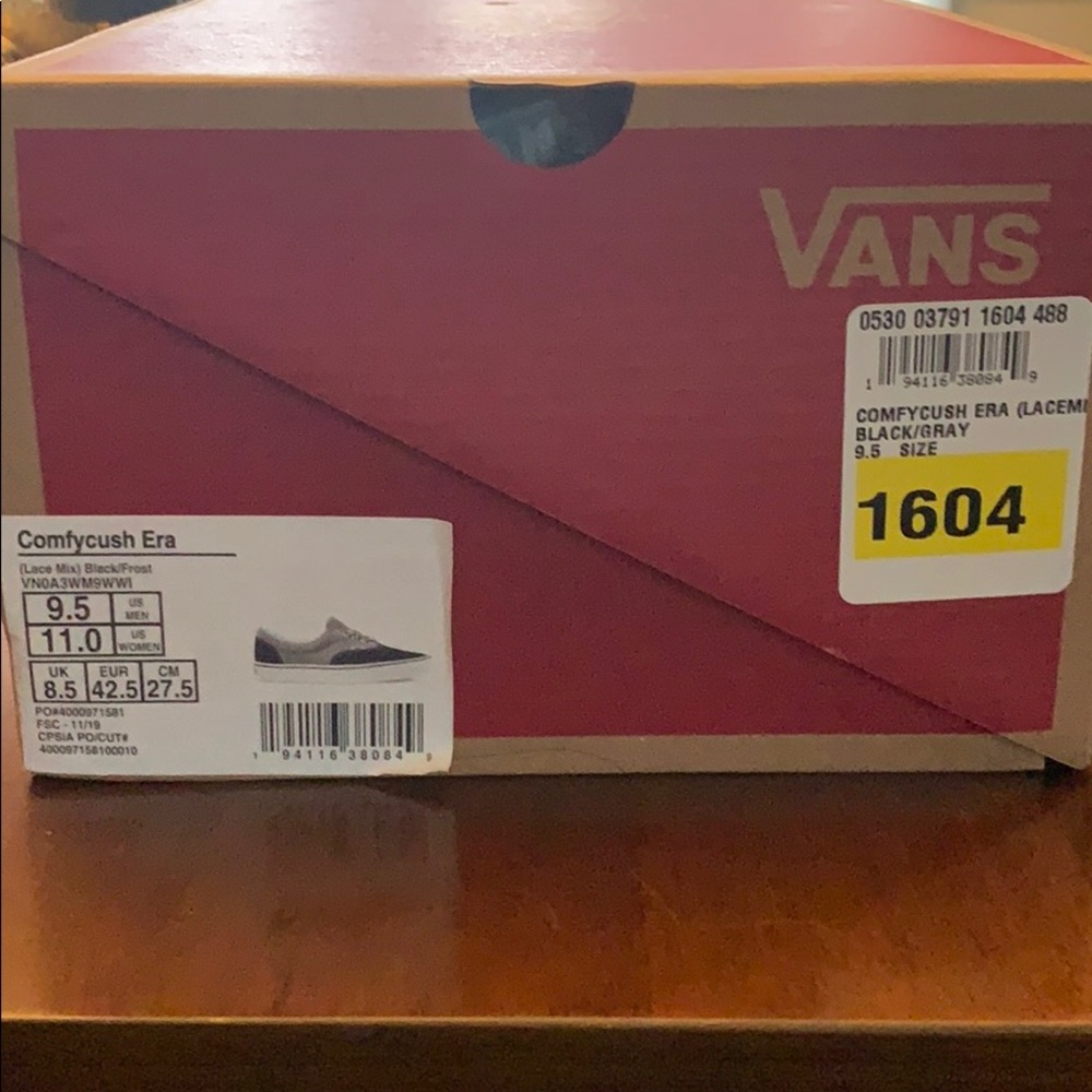 BRAND NEW, never worn VANS
